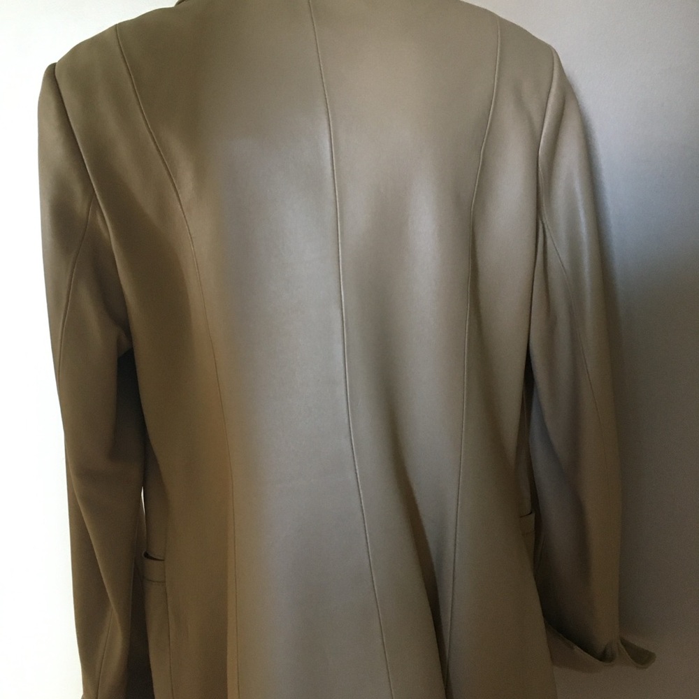 Danier leather jacket, light butterscotch size L - Picture 3 of 10